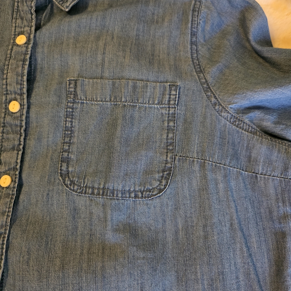 St. John's Bay Blue Denim Button-Down Shirt NWT Sz L - Picture 2 of 7